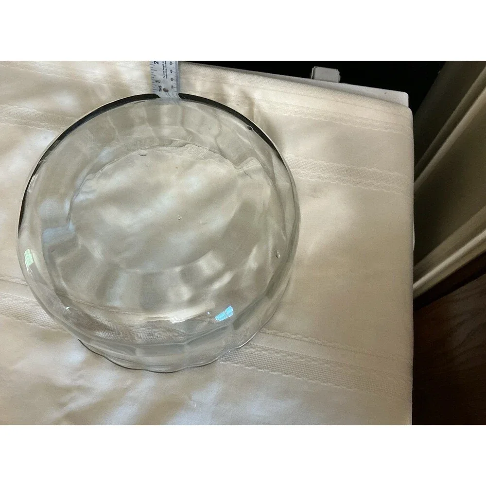 Large clear glass scalloped edge Large clear glass scalloped edge serving bowl